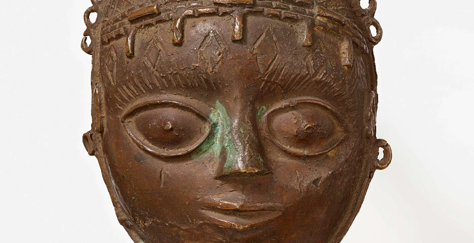 Zurigo restituisce alla Nigeria undici opere del Regno del Benin