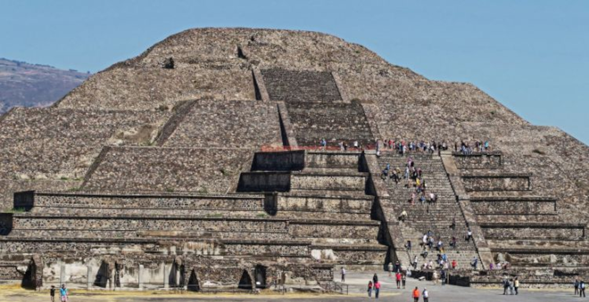 Messico, sparatoria dalla Piramide della Luna di Teotihuacán: morta una turista, 13 feriti