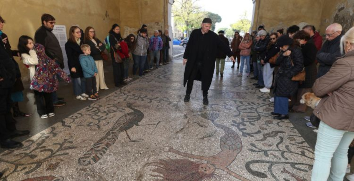 Ravenna vuole tenere il mosaico di Montalbini. Ma la Soprintendenza lo fa smantellare