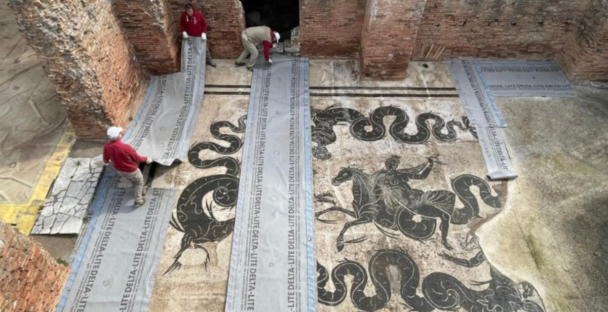 Ostia Antica scopre i mosaici dopo l’inverno: al via le operazioni di rimozione dei teli protettivi