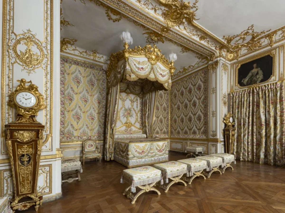 Versailles, restaurata la camera del re: ritorna il volto del 1789