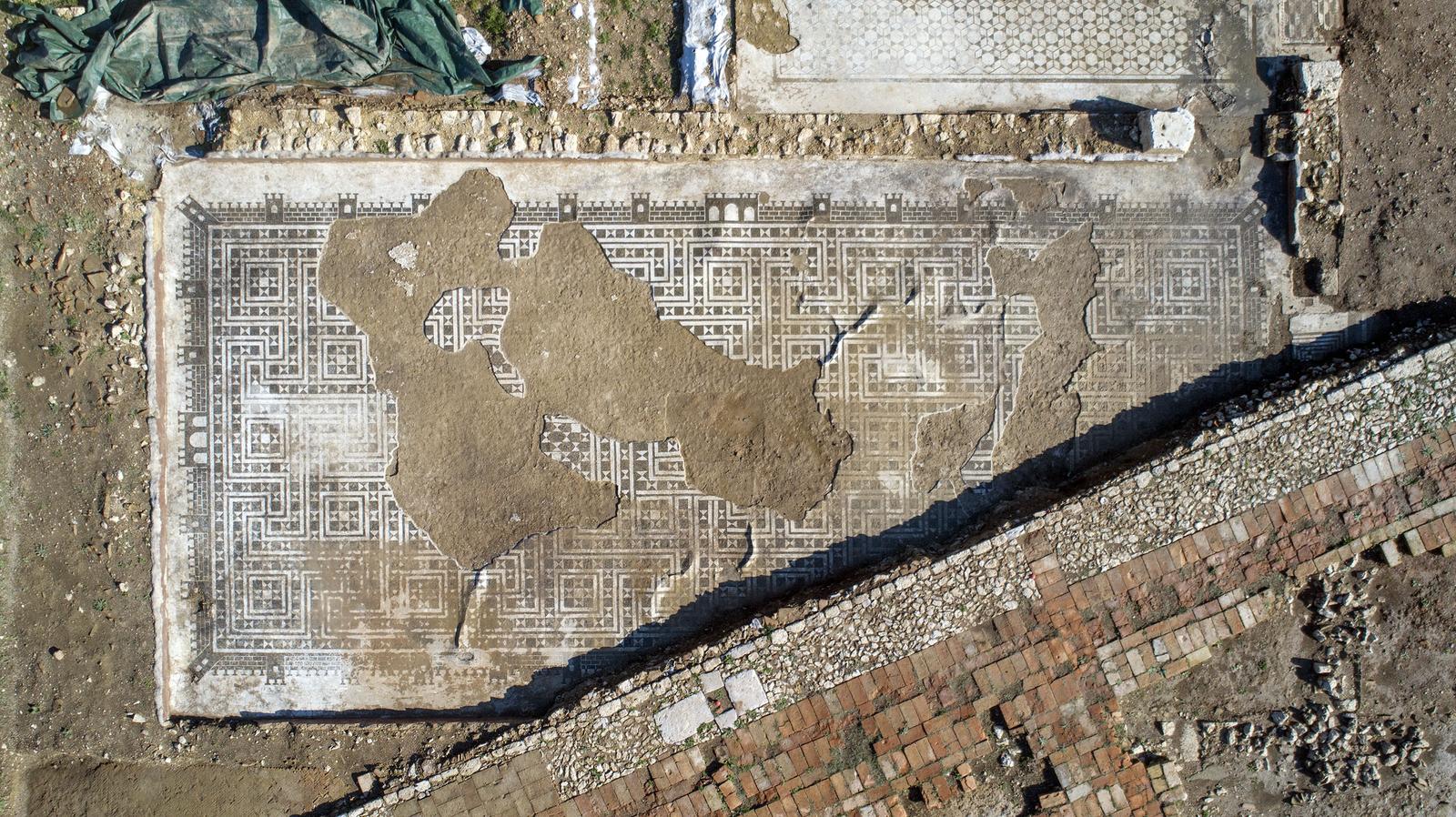 Carsulae (Terni), scoperti nuovi mosaici che riscrivono la storia della città romana