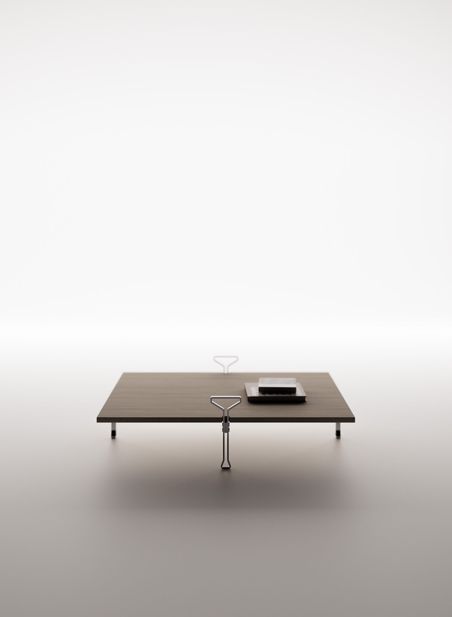 Mesa Schwob (Angelo Mangiarotti & Bruno Morassutti (1959), reedición: Agapecasa, 2025; estructura de aluminio mecanizado de precisión anodizado; tableros de mármol (Carrara, Nero Marquina, Verde Alpi, Emperador Dark) o piedras especiales, 650x650 / 800x800 / 1000x1000 cm)