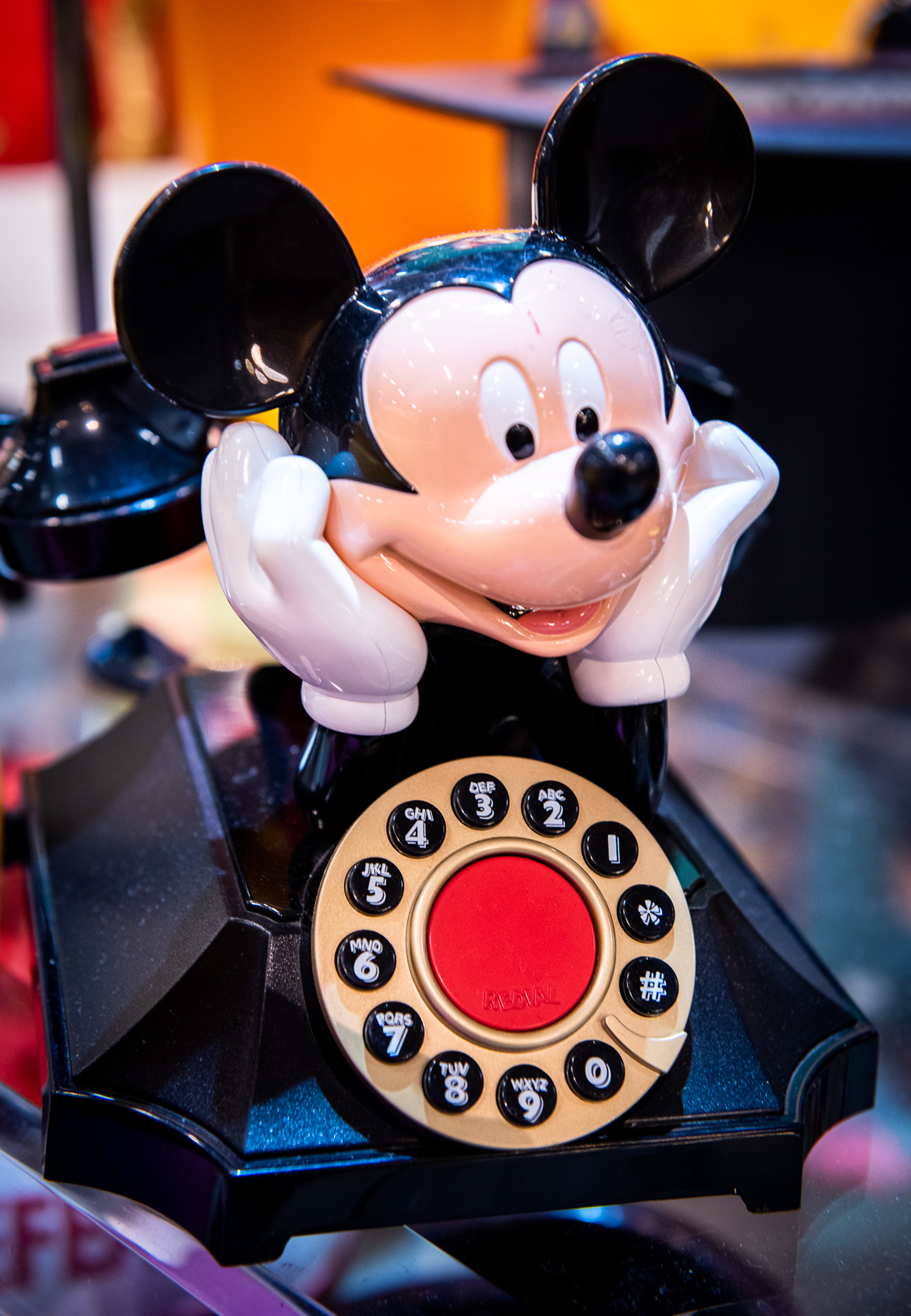 Sección Moderna, Teléfono Mickey Mouse de los años 60