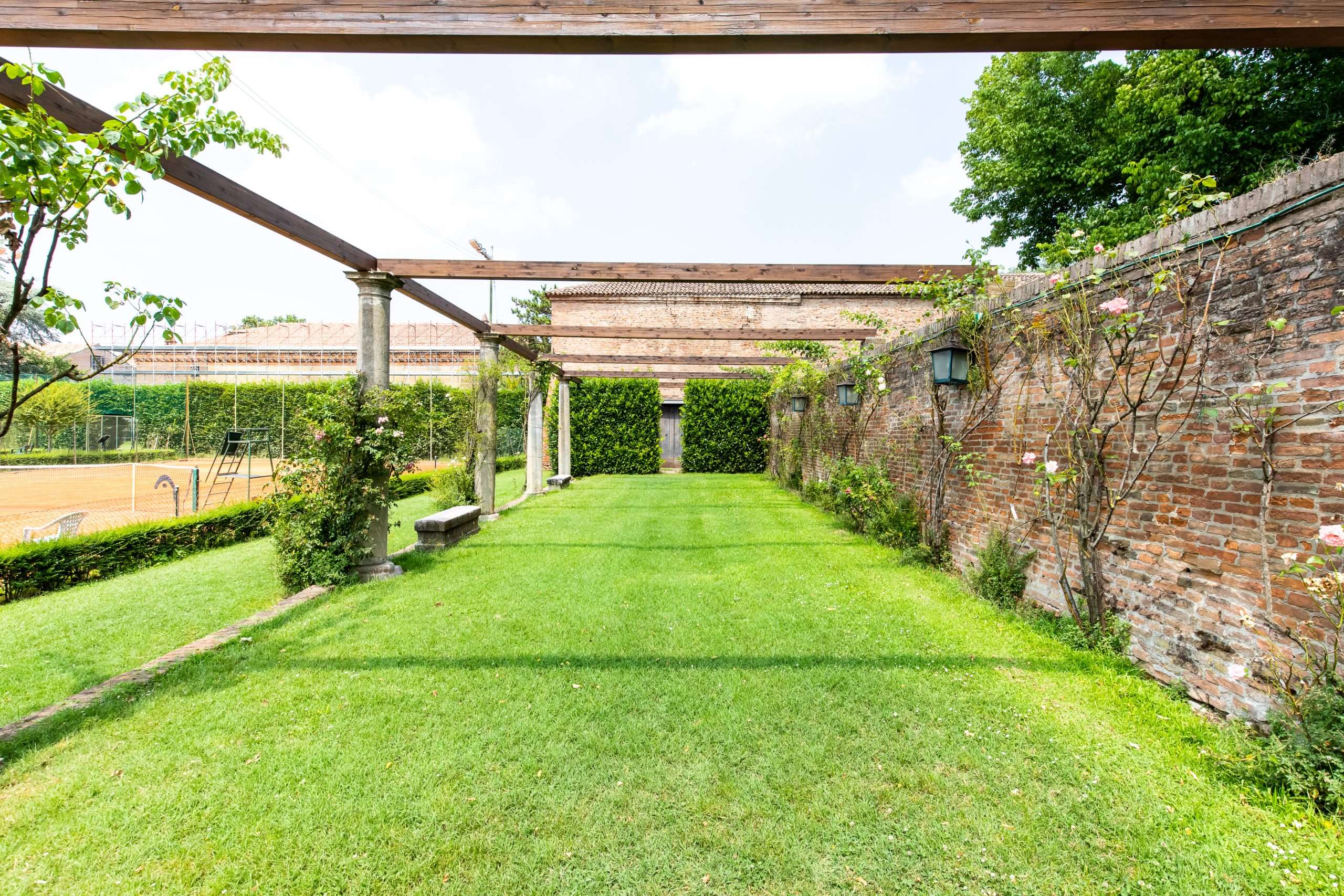 The Marfisa Tennis Club on Corso della Giovecca. Photo: Giacomo Brini / Ferrara OFF