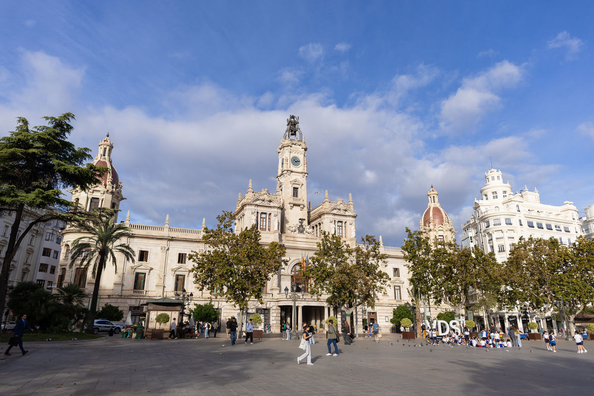 Plaza del ayuntamiento. Photos : Visit Valencia