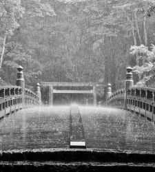 An exhibition at the Rocca di Lonato del Garda brings photography and Japanese ideograms into dialogue