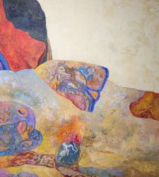 Beppe Madaudo expone en Pietrasanta: materia, memoria y figuras suspendidas