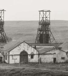 Die Methode von Bernd und Hilla Becher, den Pionieren der Industriefotografie. Wie sieht die Ausstellung im MAST aus?