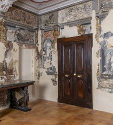 Un cycle de fresques datant des XVIe et XVIIe si&egrave;cles a &eacute;t&eacute; d&eacute;couvert dans la biblioth&egrave;que de la Casa Leopardi.