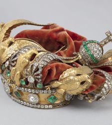 Theft at the Louvre: Empress Eugenie's crown will be restored. Photos of the current condition 