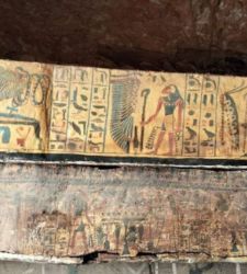 &Auml;gypten, Fund von 22 Sarkophagen der "S&auml;nger des Amun" mit 8 Papyri in Luxor