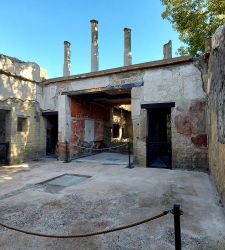 Herculaneum: The House of Charred Furniture Reopens After Thirty Years