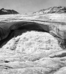 Adamello, the last days of the glacier in the photographs of Michele Gusmeri