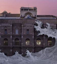 JR scatena un diluvio sulla Biblioteca Apostolica Vaticana per una mostra sull'acqua come minaccia