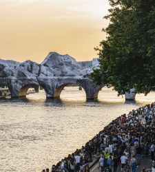 Par&iacute;s: se inaugura &laquo;La Caverne de Pont Neuf&raquo;, el monumental homenaje de JR a Christo