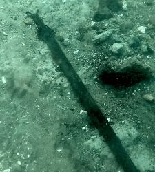 Lake Mezzano: A Bronze Age sword in excellent condition has been discovered&mdash;it is the third one found at the site