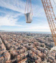 Sagrada Fam&iacute;lia, Tower of Jesus Christ prepares for blessing by Pope Leo XIV