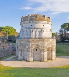 Le mausol&eacute;e de Th&eacute;odoric, le g&eacute;ant de pierre de Ravenne