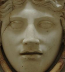 Gianni Versace at the Archaeological Museum of Reggio Calabria with "Terra Mater"