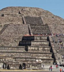 Mexico, shooting by Teotihuac&aacute;n's Pyramid of the Moon: tourist dead, 13 injured