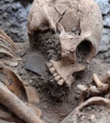 Mexico, Teotihuacan tombs found with dozens of burials and grave goods