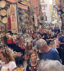Florence and Venice, take a cue from Naples: in San Gregorio Armeno, junk doesn&rsquo;t stand a chance
