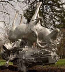 Nico Vascellari in Paris: the sculpture Horse Power investigates the relationship between nature and machine
