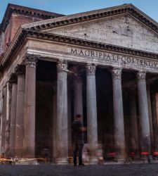 Throughout August, the Colosseum and the Pantheon in Rome will be open until nightfall