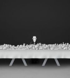 Itamar Gilboa at MIC Faenza: 260 sculptures against global hunger