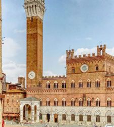 Siena: Want to visit the Torre del Mangia on your own? You'll have to pay 2,000 euros.