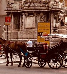 Palermo Says Goodbye to Horse-Drawn Carriages: Green Light for the Transition to Electric Vehicles