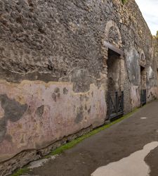 Pomp&eacute;i, gr&acirc;ce aux nouvelles technologies, des inscriptions anciennes r&eacute;apparaissent dans le quartier des th&eacute;&acirc;tres 