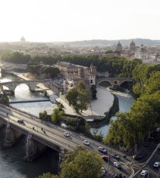 Underwater Archaeology in Rome: Hundreds of Submerged Archaeological Artifacts Discovered in the Tiber River 