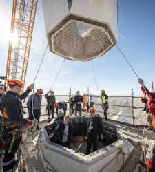 Sagrada Familia, completed the exterior of the tower of Jesus Christ, the tallest in the Temple 