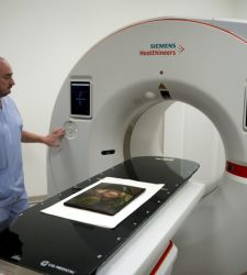 Arcimboldos &bdquo;Der Gem&uuml;seh&auml;ndler&ldquo; unter der Lupe &ndash; mit einem Super-CT: neue Untersuchungen zu dem ber&uuml;hmten Gem&auml;lde