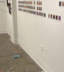 EE.UU., un estudiante se come una obra de arte para protestar contra la inteligencia artificial