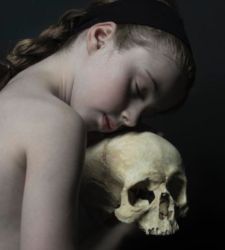 Genoa, Van Zadelhoff's portraits between Flemish light and contemporary sensibility