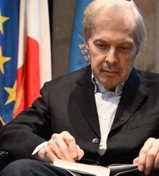 Sgarbi Grinded Down by Sensationalist Journalism: What Happens When Investigative Reporting Becomes Entertainment?