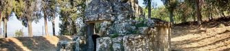 I sepolcri di Cortuna: viaggio tra le necropoli della città etrusca