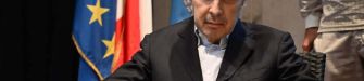Sgarbi, machacado por el periodismo-espect&aacute;culo: &iquest;qu&eacute; pasa cuando la investigaci&oacute;n se convierte en entretenimiento?