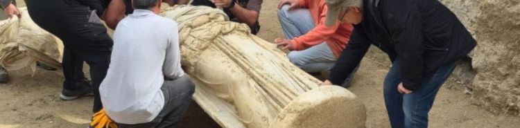 Turchia, scoperta una statua di Atena alta due metri nel Teatro occidentale di Laodicea