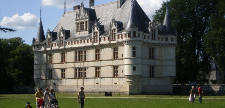 Calder in the Loire Valley: Fifteen Places to Rediscover the Artist